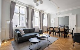 Lavish 4Br Flat In The Heart Of Cph By The Canals